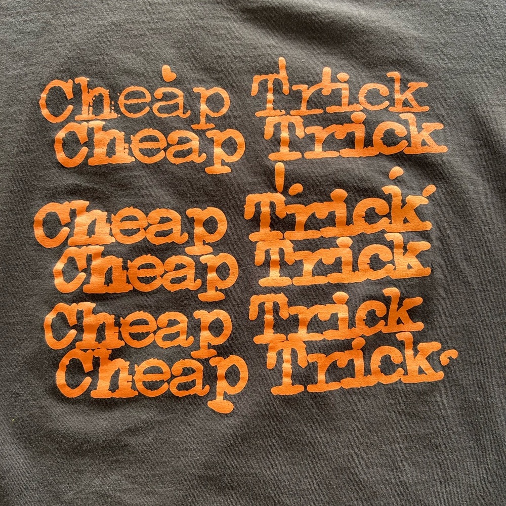 Vintage Cheap Trick band concert T-Shirt 1981 on the back - Picture 10 of 15